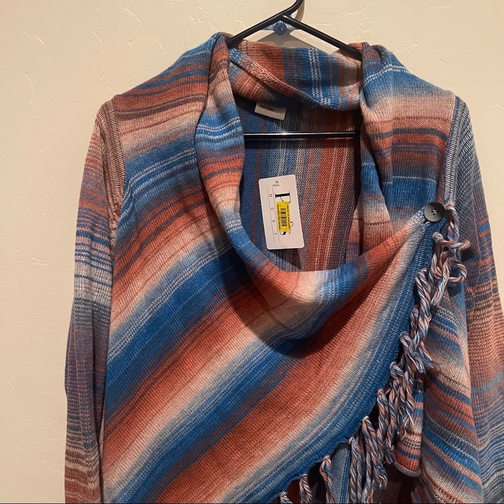 NWT Paris Hues Wrap